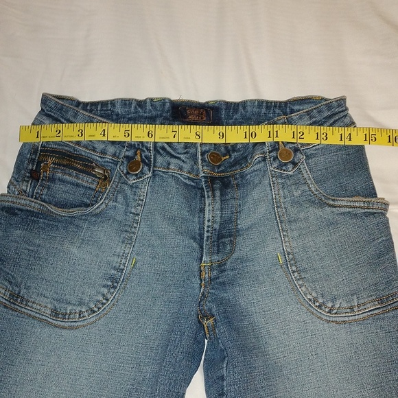 ⚜️ Y2K Crest Jean Capris - Picture 15 of 16